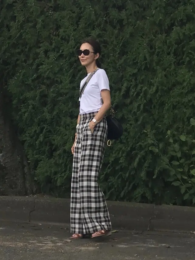 チェックパンツでいつものＴシャツコーデをの画像_1