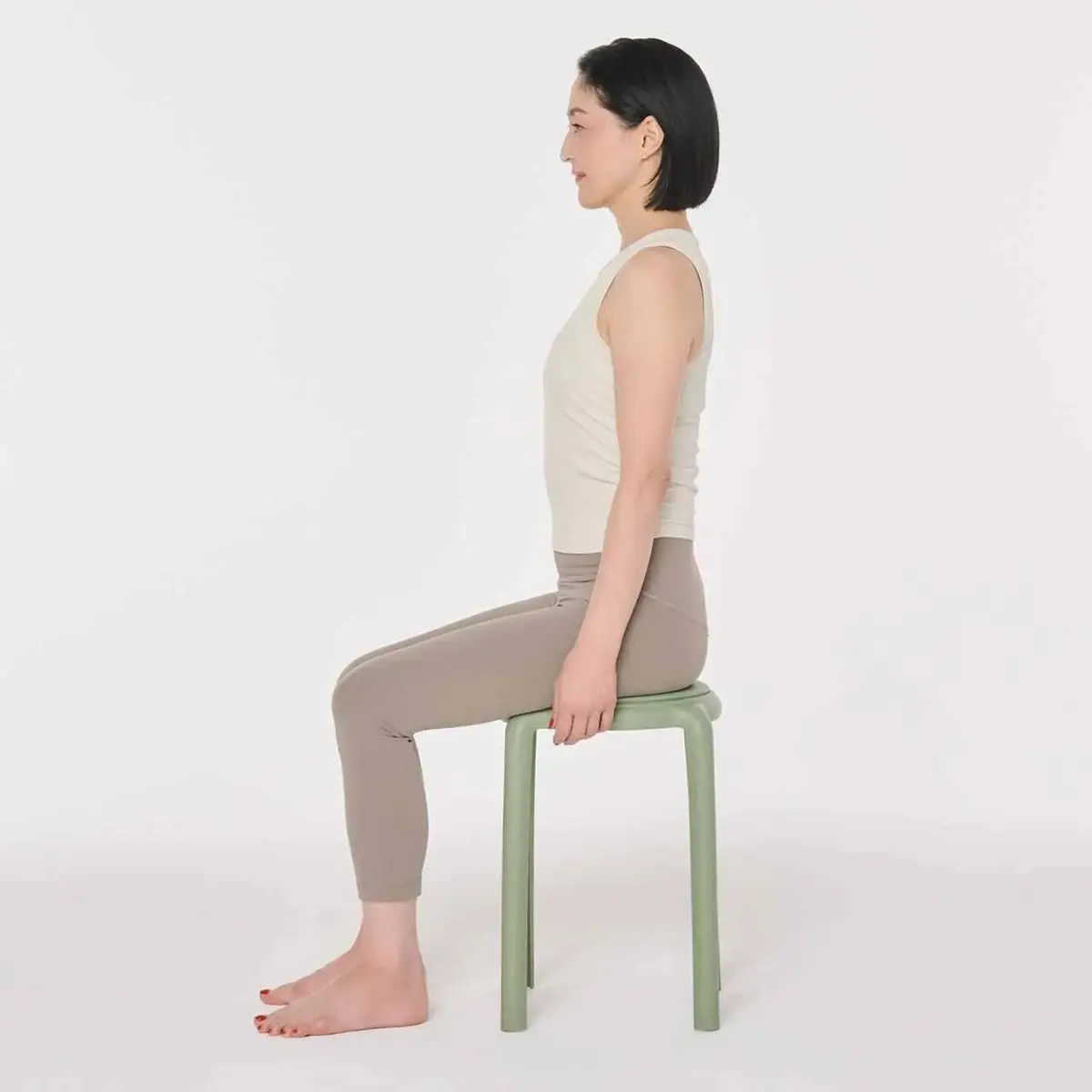 ＜ねこ背にならない座り方＞日々の習慣づけが一番の近道