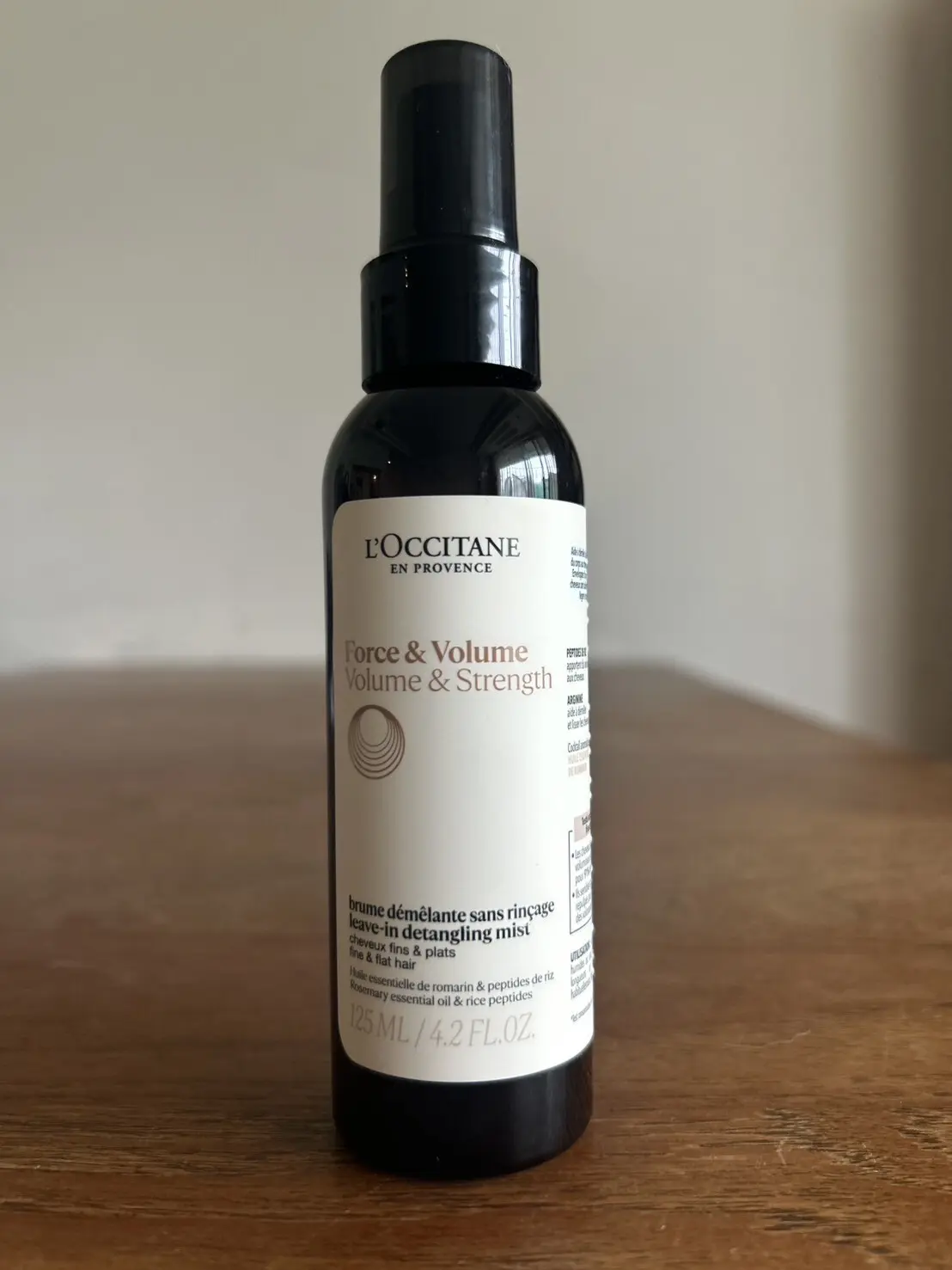 大人の髪痩せに着目してリニューアルした新ラインの効果を実感しているS浦。