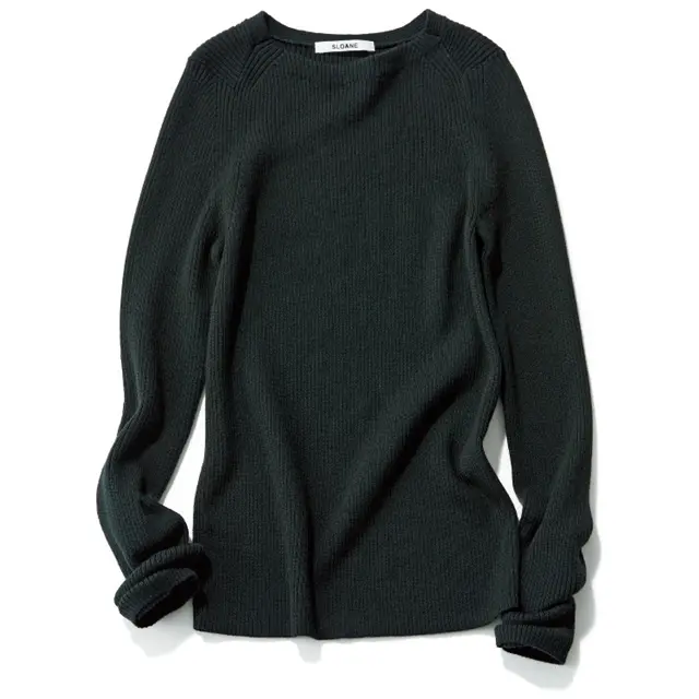 コンパクトリブニット　ニット￥22,000／スローン