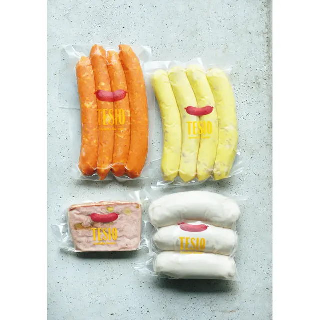 コーレーグースや大宜味村産の柑橘など沖縄産の素材を用いた『TESIO』のソーセージ類　