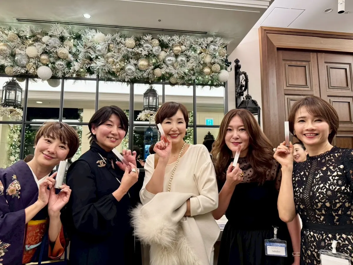 東京　表参道　MaxMara　POPUP エクラ　パーティ　ソワレ・ドゥ・エクラ  ザストリングス表参道　Jマダム　ブラックコーデ　パーティスタイル　50代　50代コーデ　50代パーティコーデ