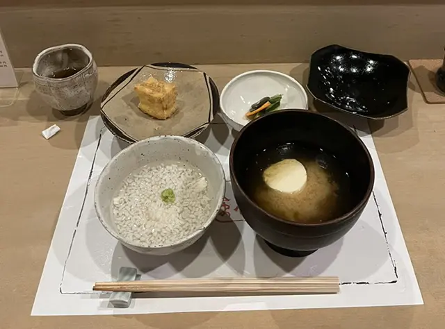 おかゆと味噌汁