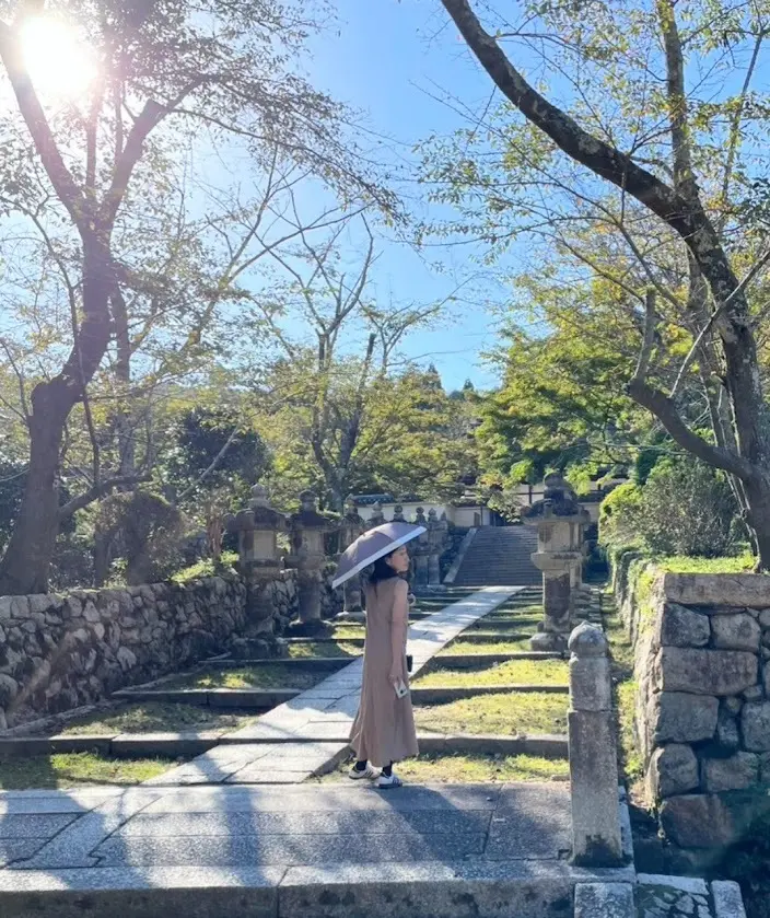 唐院・探題灯篭