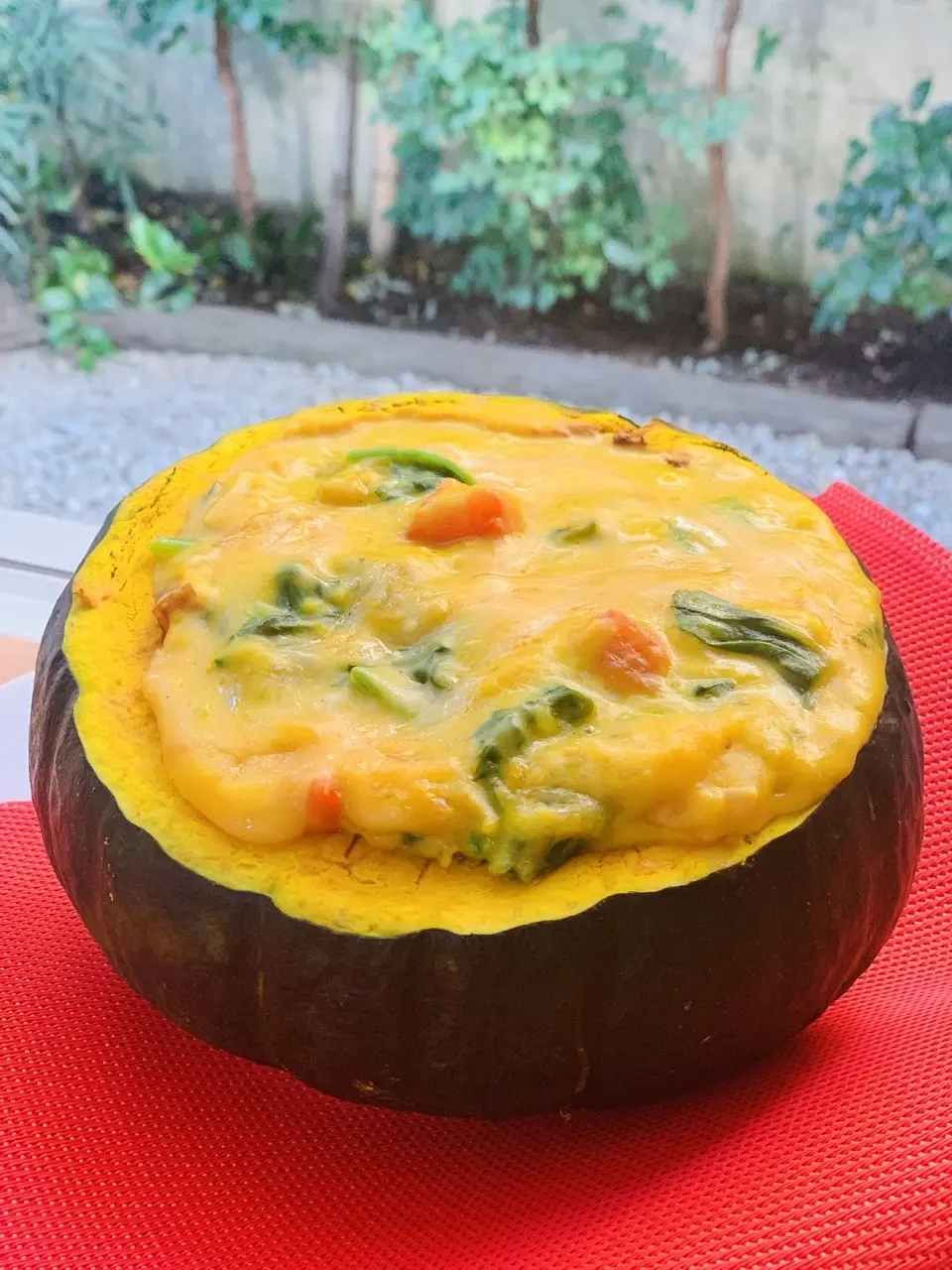 創作「丸ごとかぼちゃのグラタン」