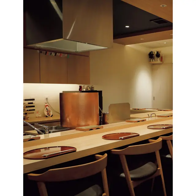 白を基調にした清潔感あふれる店内