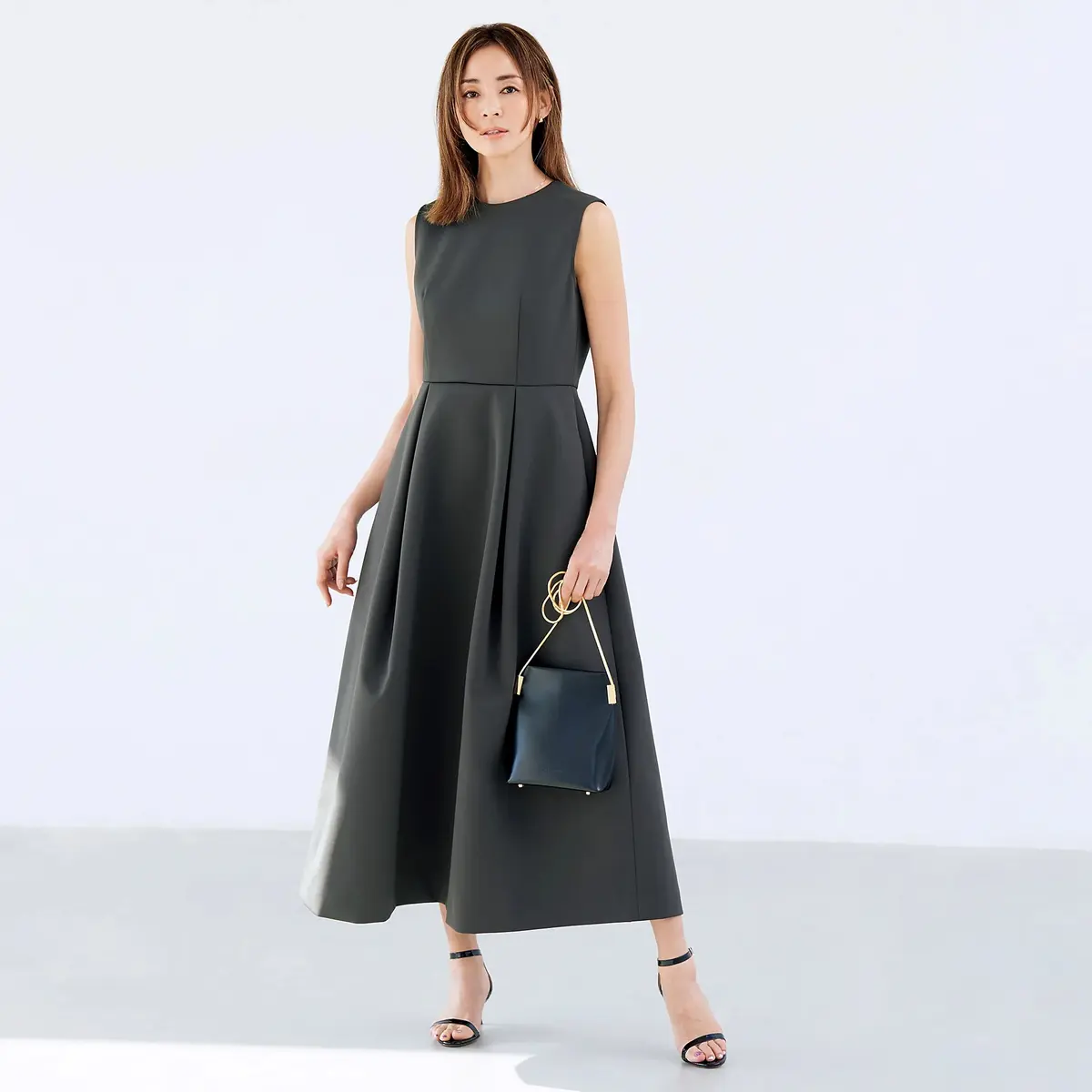 万能カーディガンやワンピース…「E byの画像_10