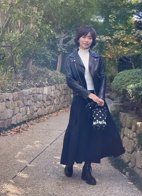 ライダース×スカートで甘辛コーデの画像_1