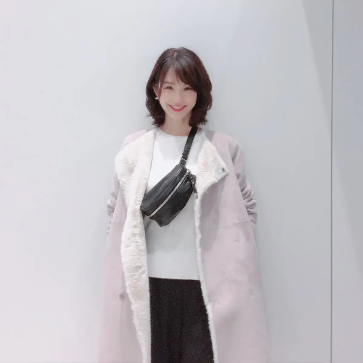 白いコート　ポシェット　ショルダーバック