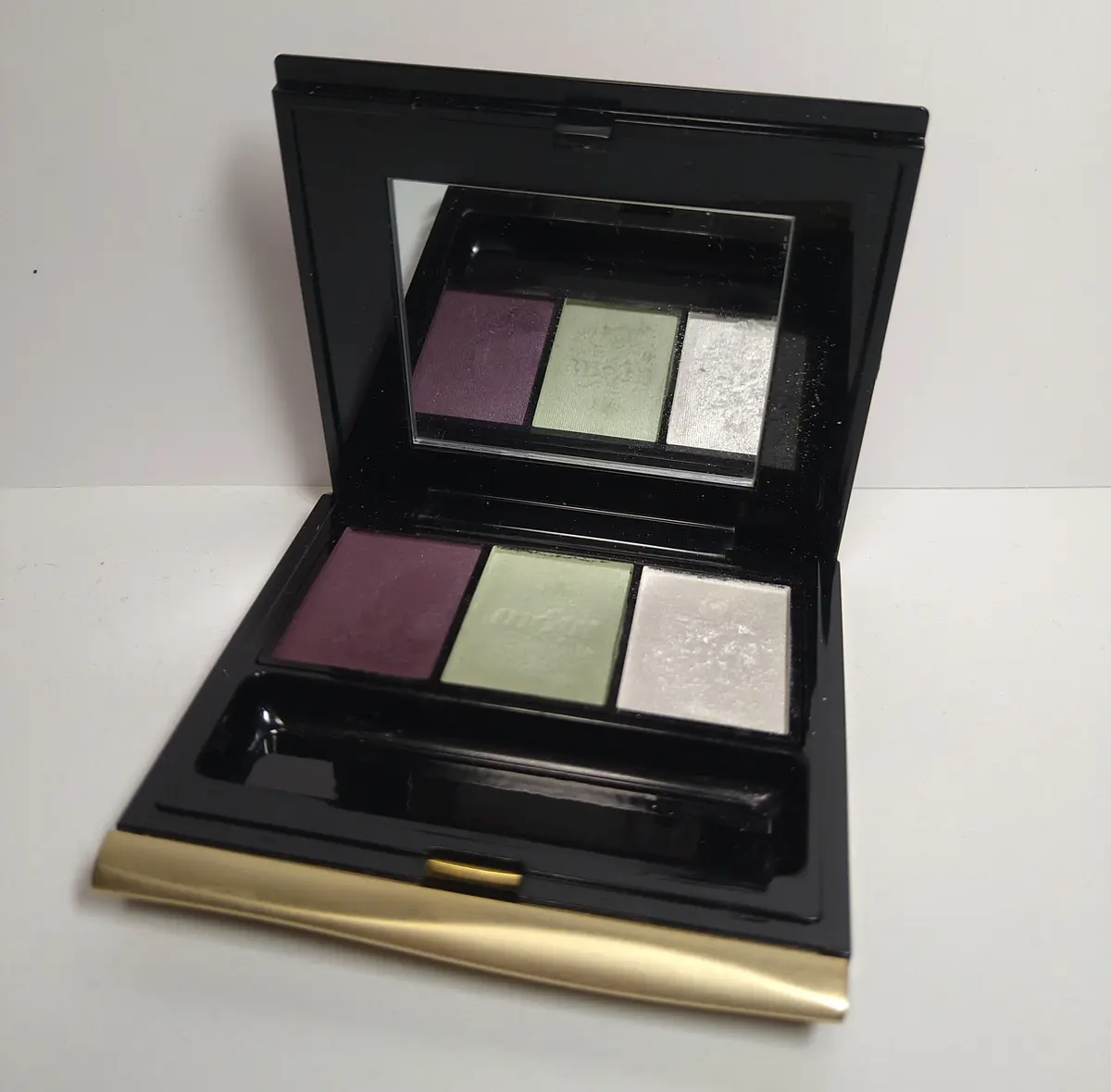 インウイジアイズG222