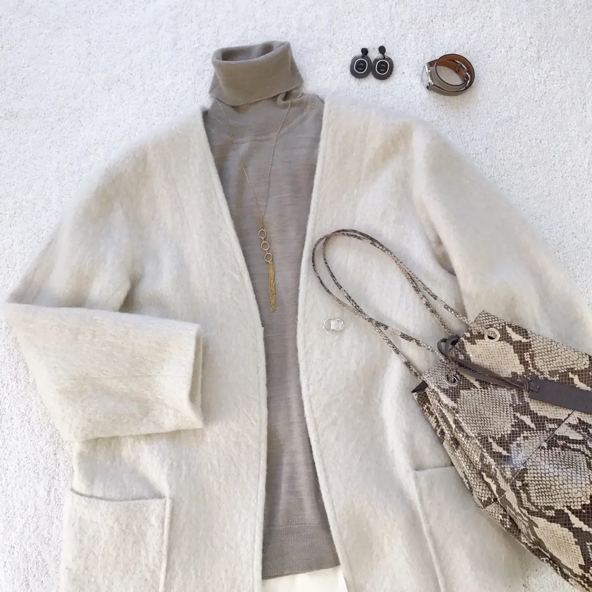 ユニクロ&MUJIのほめられトップスの画像_2