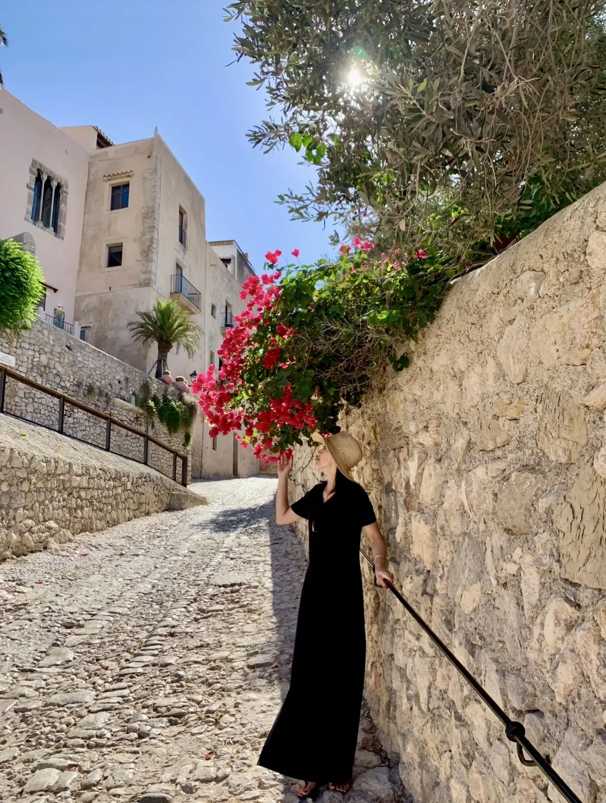 小物使いで大人のアーバンリゾートスタイルの画像_5