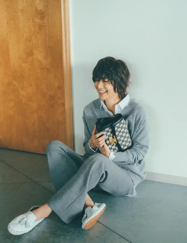 セリーヌのバッグ「トリオンフ エンブロイダリー ミディアム」と富岡佳子