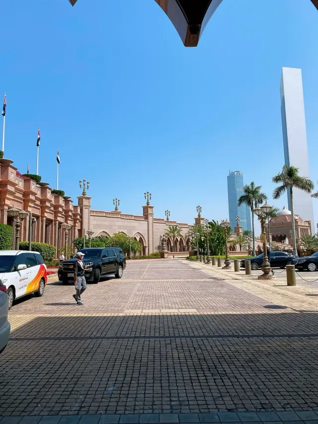 アブダビ豪華絢爛「エミレーツパレス」へ の画像_3