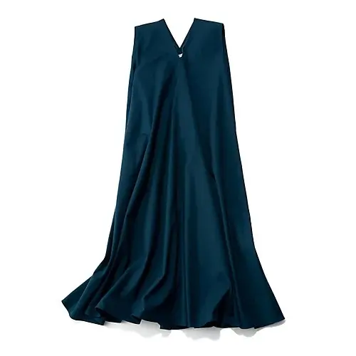 富岡佳子さんが着こなす、洗練された日常名の画像_2