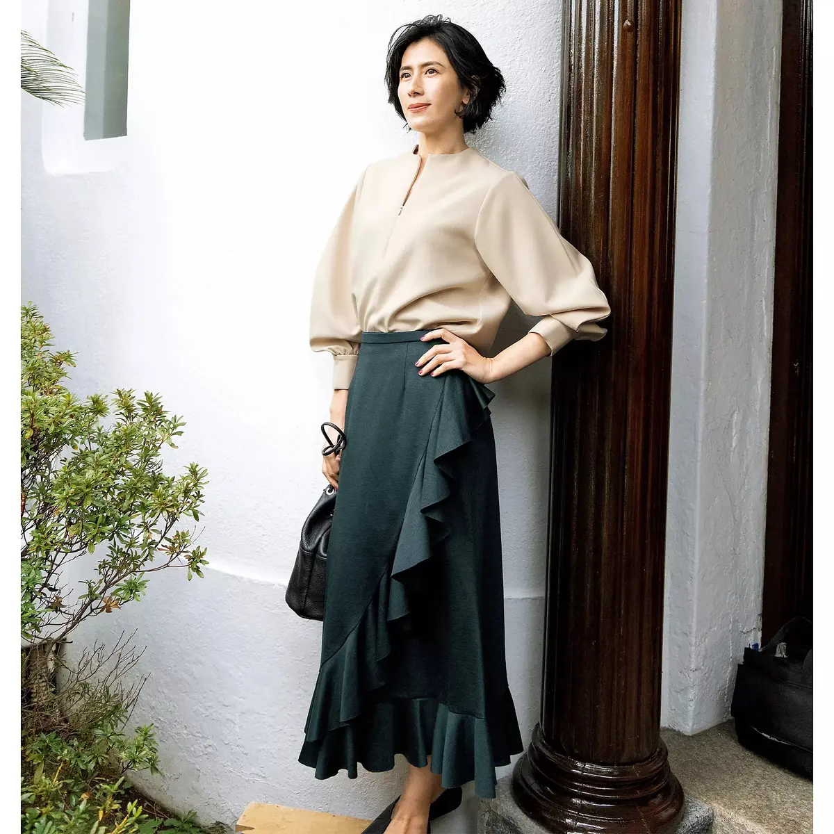 地曳いく子×éclat ハーフジッププルオーバー、フリルラップスカート