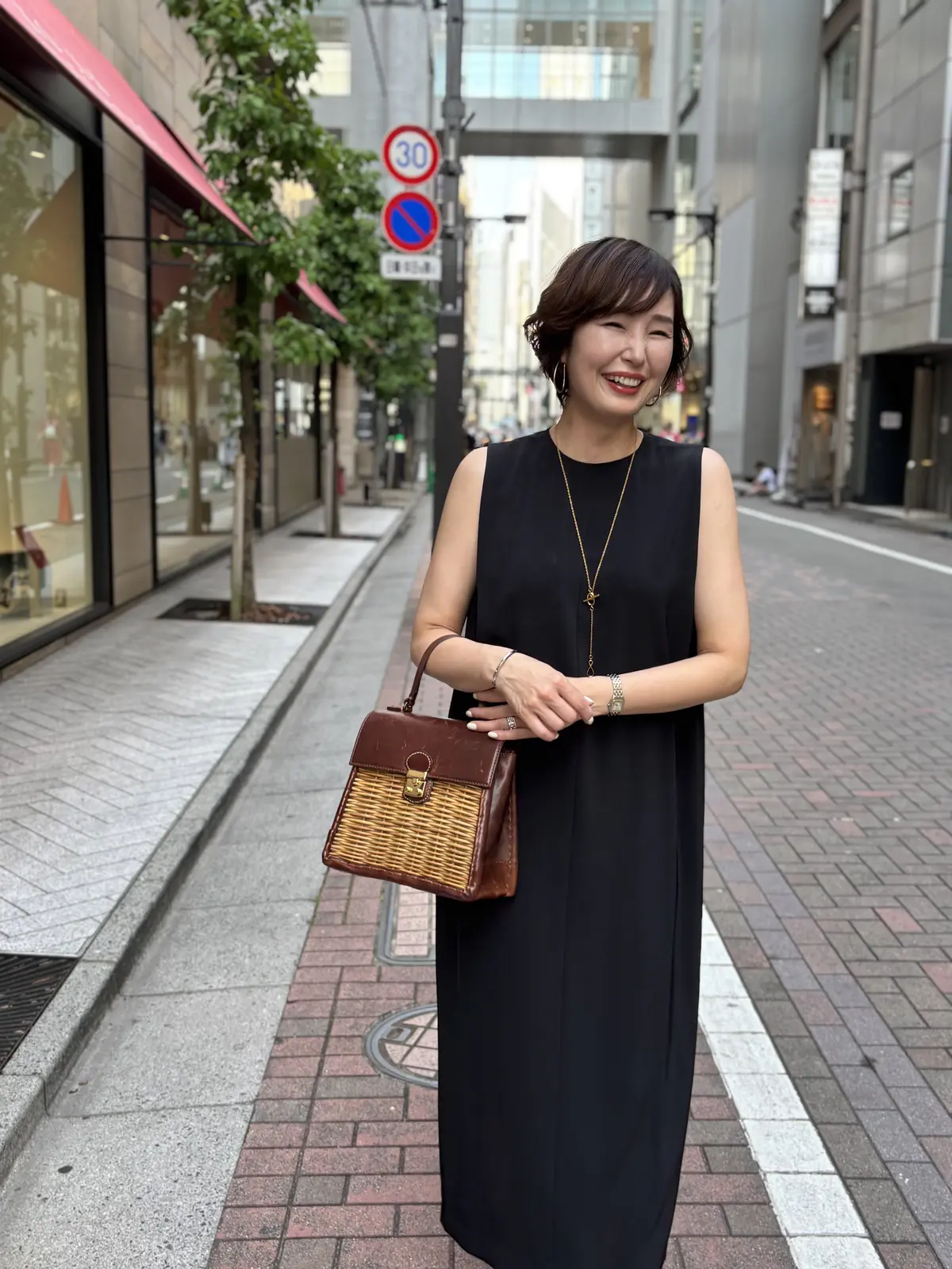 夏のブラックコーデの画像_2