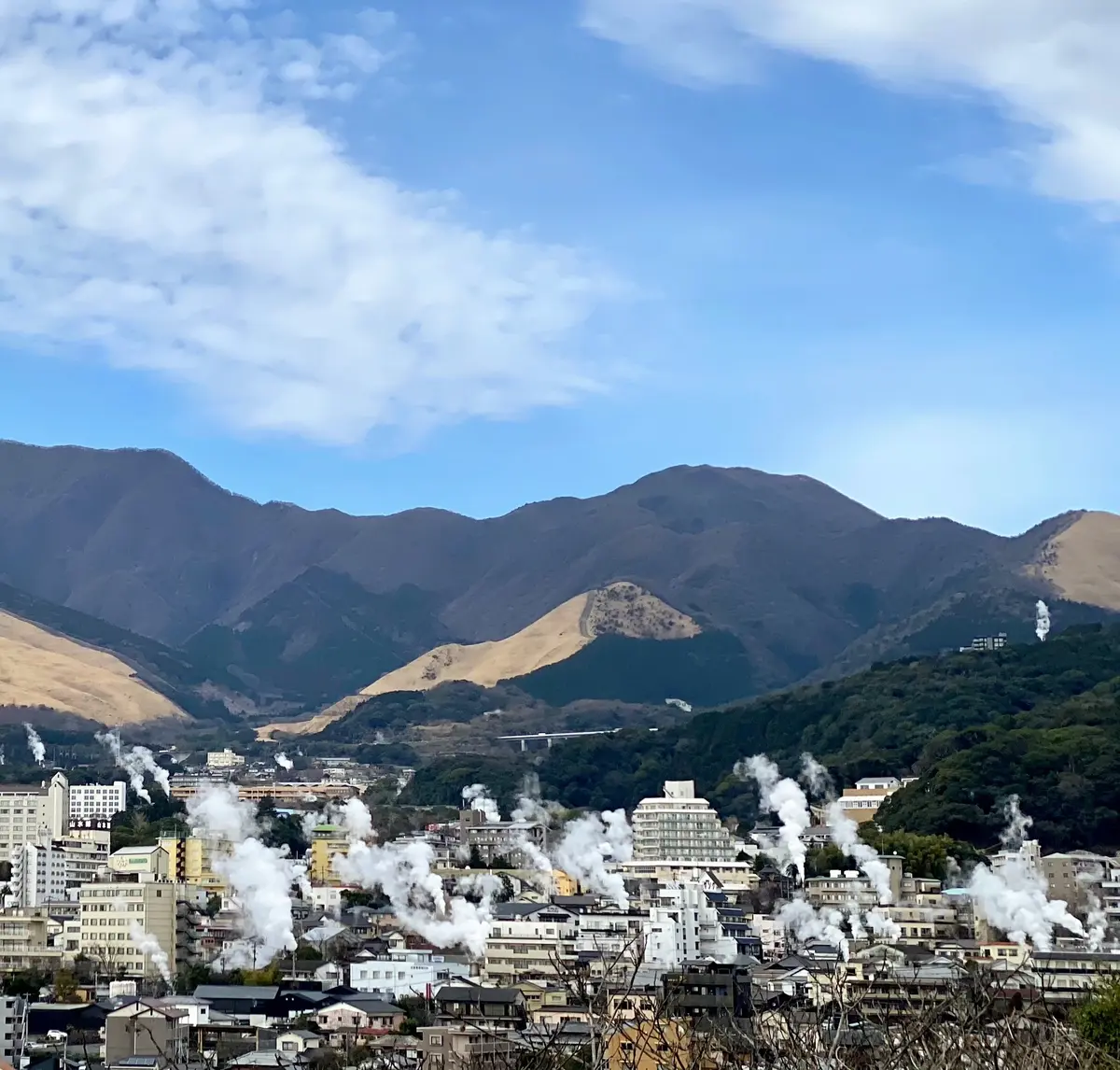 別府鉄輪温泉　湯けむりの景色