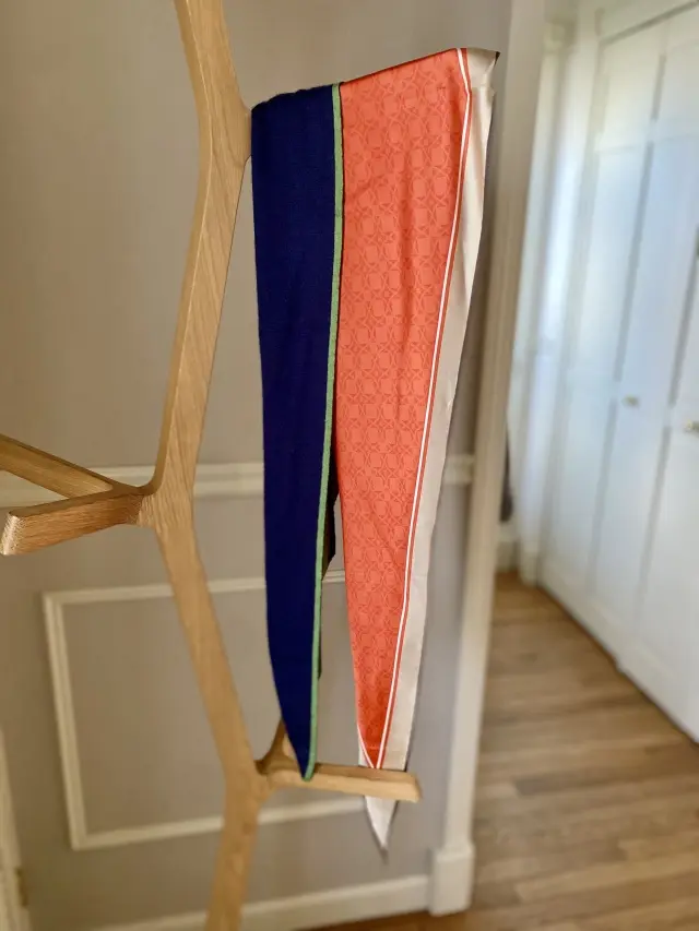 お気に入りの細めのスカーフの画像_5