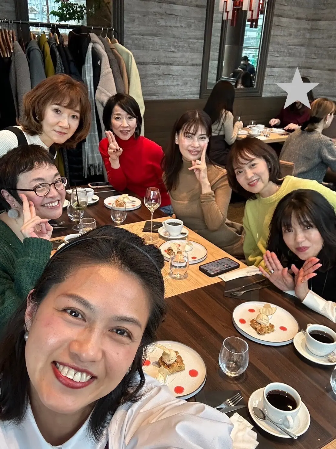 笑顔のチームJマダム7人