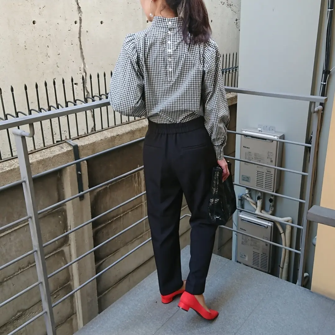 ギンガムチェックブラウス オレンジパンプス