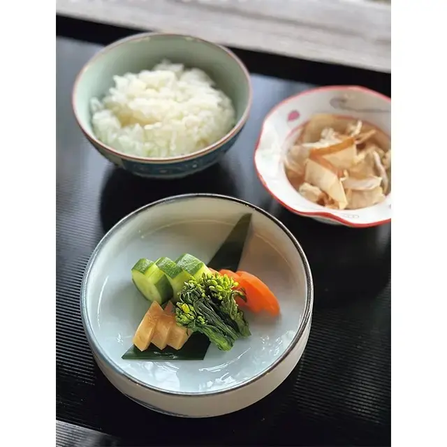 女将が大切にしている50年もののぬか床で漬けたぬか漬けが大好評。