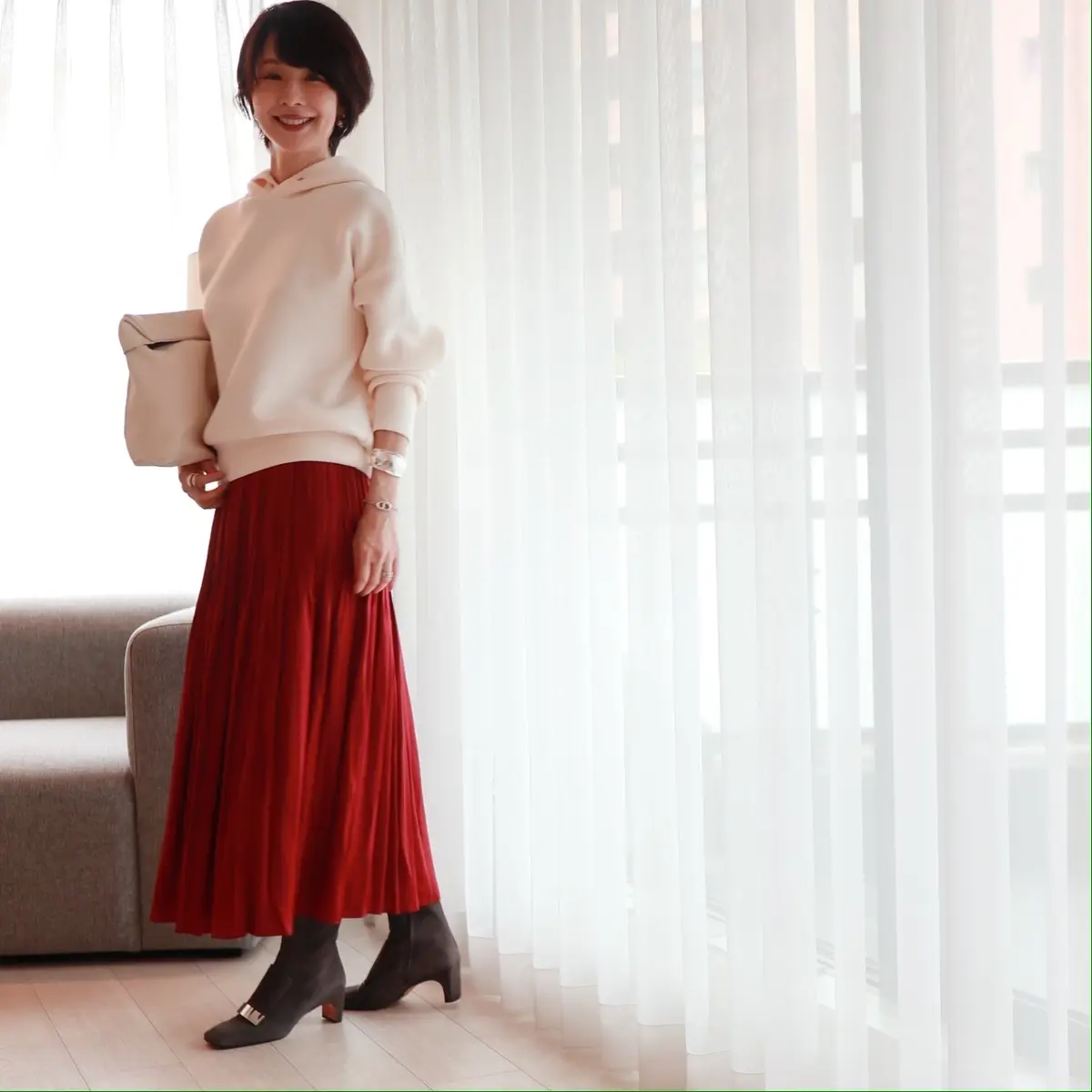 リュクスなパーカーの大人カジュアル