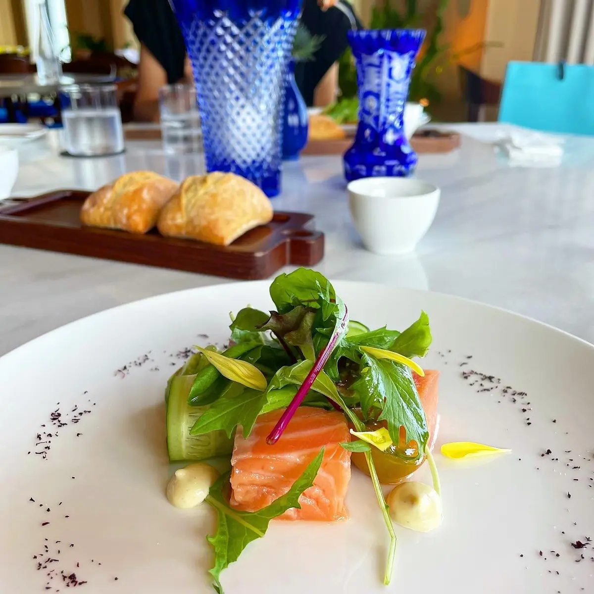 東京エディション虎ノ門のレストラン「ブルーダイニング」ランチ前菜