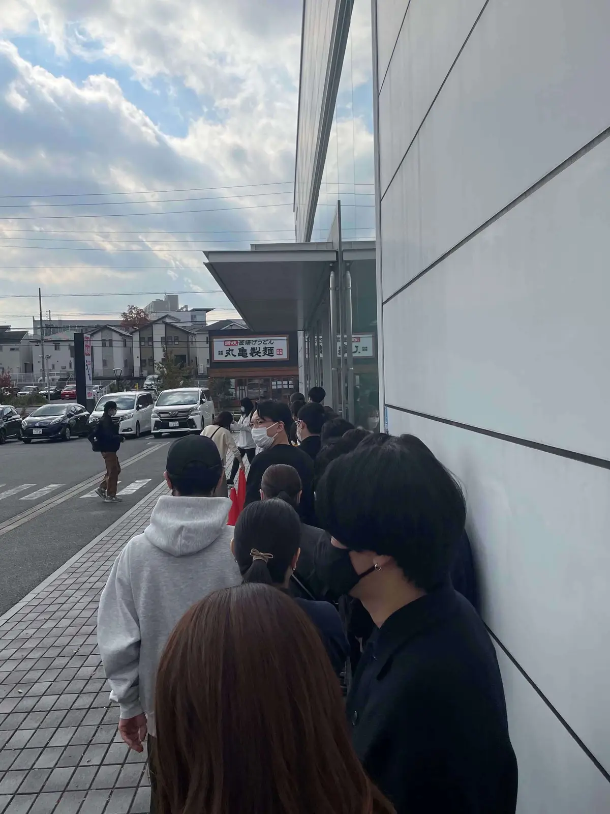 ＋Jのスカートはブラックではなくダークグの画像_1