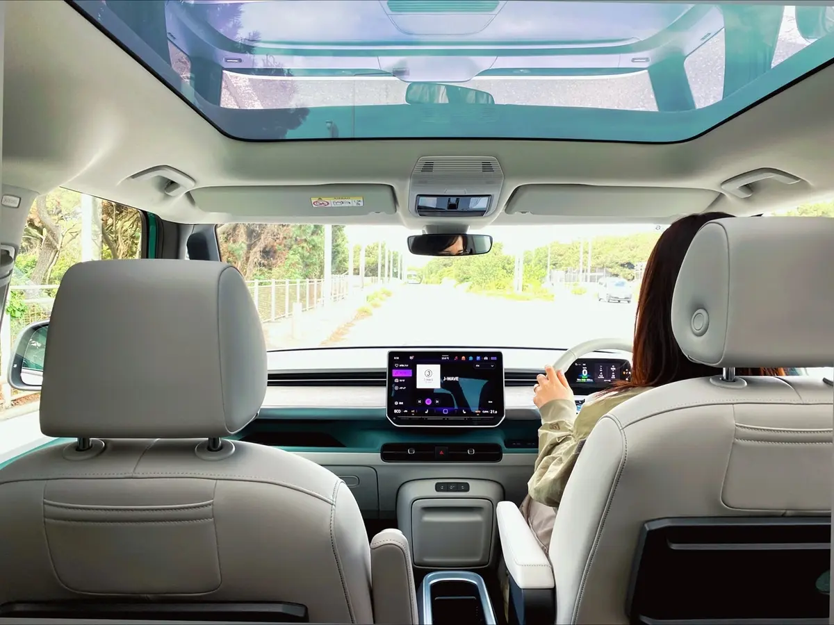 フォルクスワーゲン ID.Buzz 後部座席からの内観