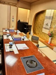ゆったりとした個室です。旅館みたいな雰囲気。
