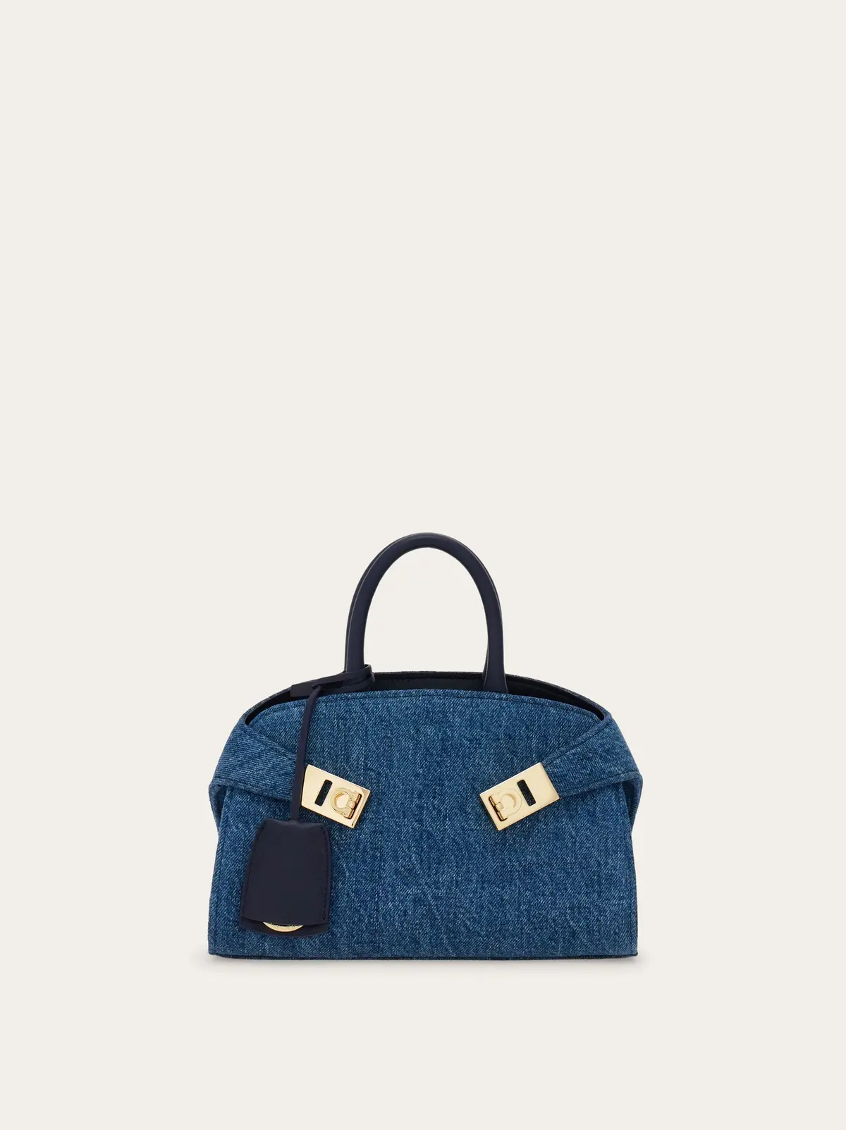 フェラガモ　バッグ「HUG」デニム ミニサイズ