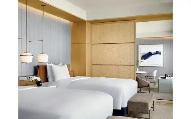 デラックススイート ダブルの客室。和のモチーフを取り入れた洗練のインテリア