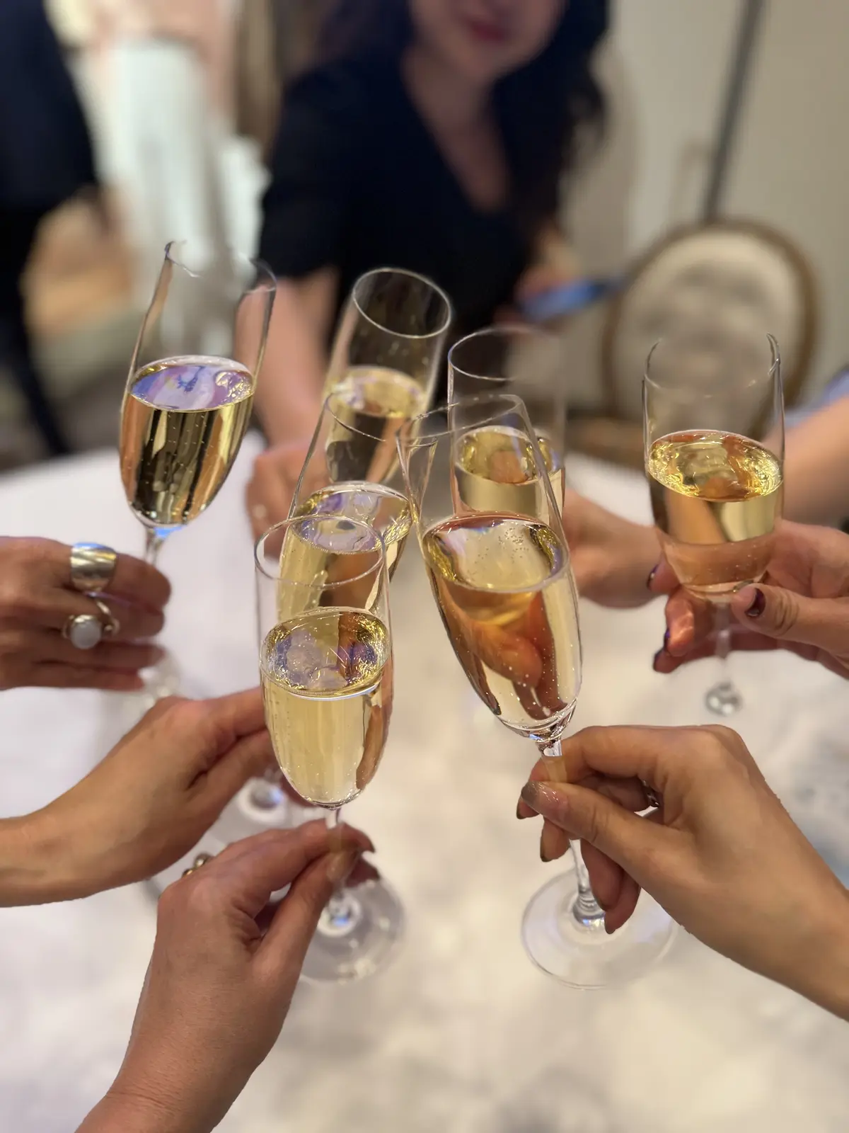 東京　表参道　50代　冬　ブラックコーデ　パーティーコーデ　エクラ　集英社