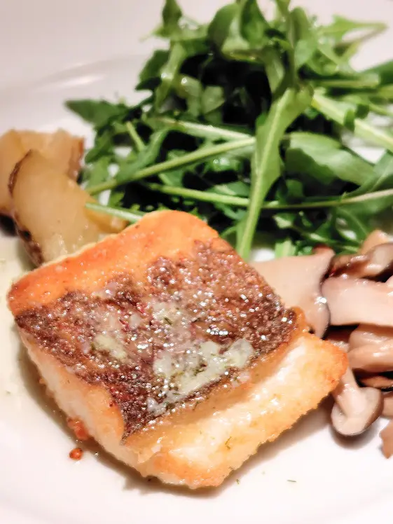 パール付きニットは強い味方！東京ミッドタの画像_5