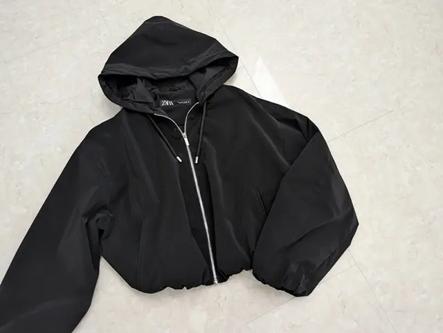 ZARA ゴム引きフード付きジャケット　ブラック　L