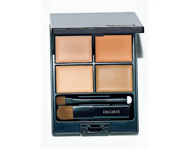 トーンパーフェクティング パレット 02 ￥4, 950／コスメデコルテ