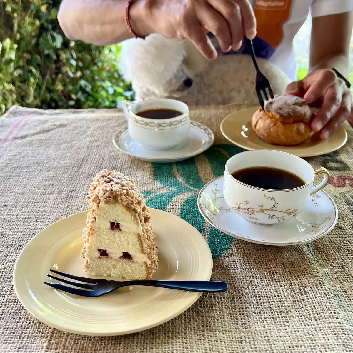 千葉にあるカフェ「Coffee HUG」のコーヒとケーキ