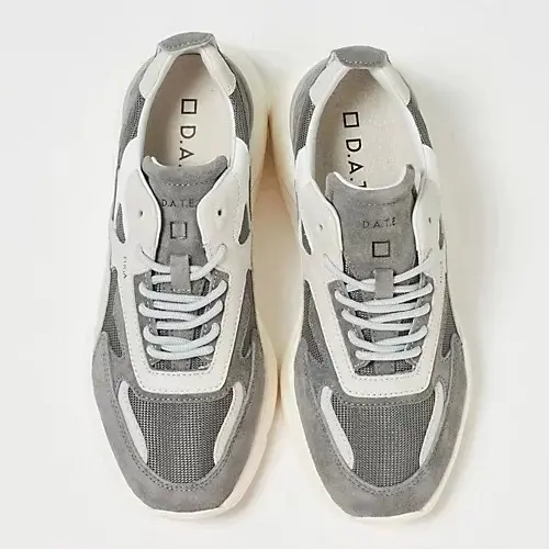 【50代 トレンド靴】大人にふさわしい足の画像_4