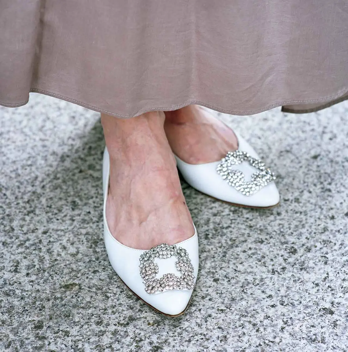 足元のおしゃれにも注目！50代のお出かけの画像_3