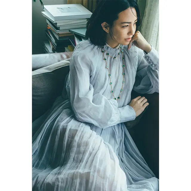 不朽の名品ネックレスは美しいグリーンで鮮度高く