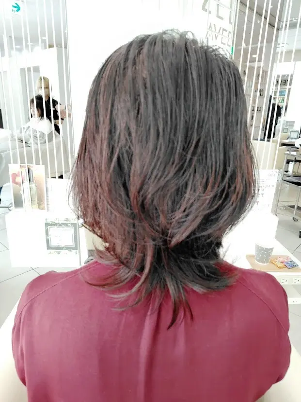 【50代ヘアスタイル】エアリーなミディアの画像_2