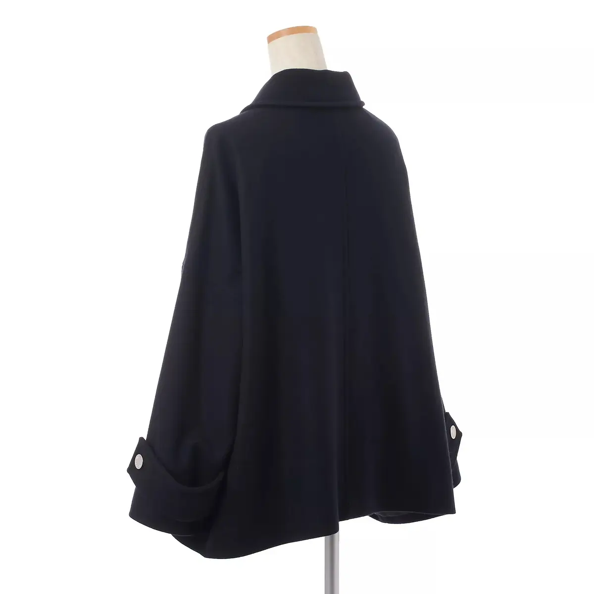 アウターも小物も、より軽やかに、華やかにの画像_7