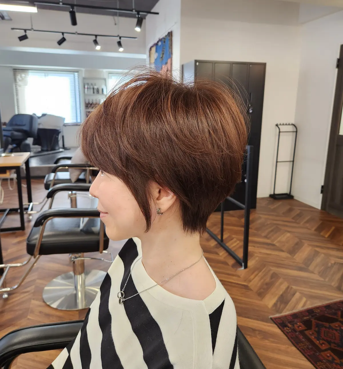 レザーカットで軽やか春ショートの画像_6