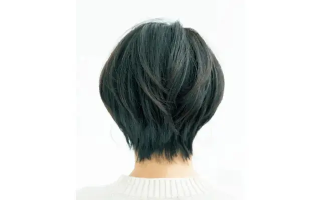 引き上げ＆若見え効果が絶大な、耳かけショート