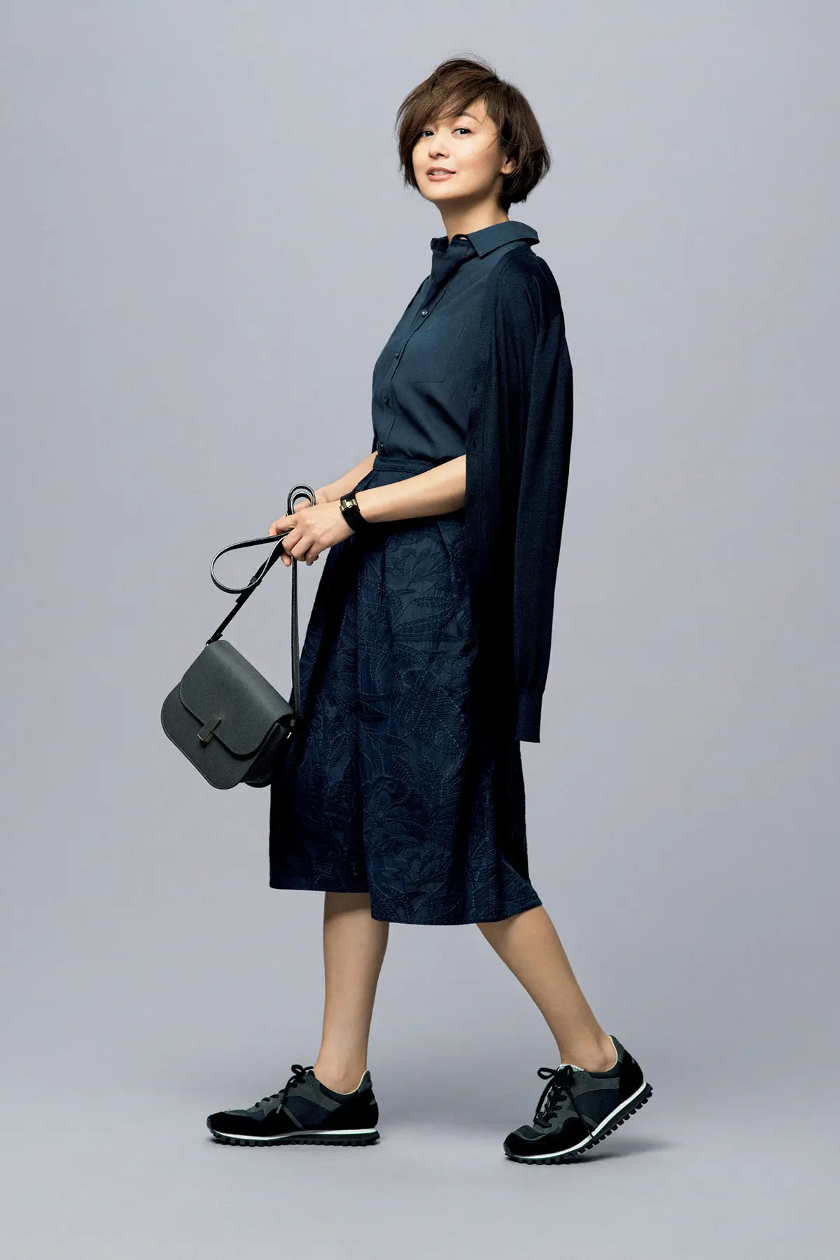 富岡佳子のおしゃれに効くスニーカースタイの画像_7