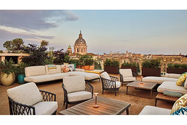 ルーフトップテラス「ラ・ テラッツァ」からは、街を一望