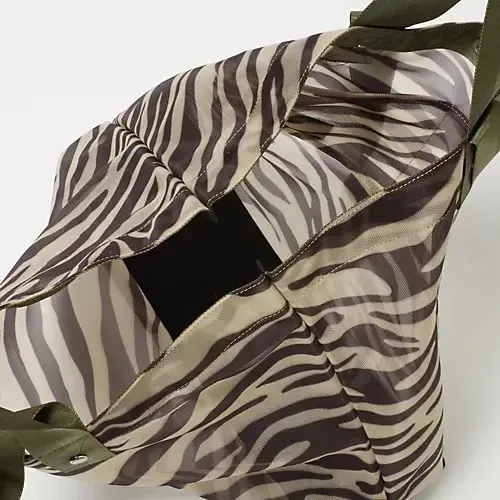 大人のための水着と水際アイテム【50代 の画像_14