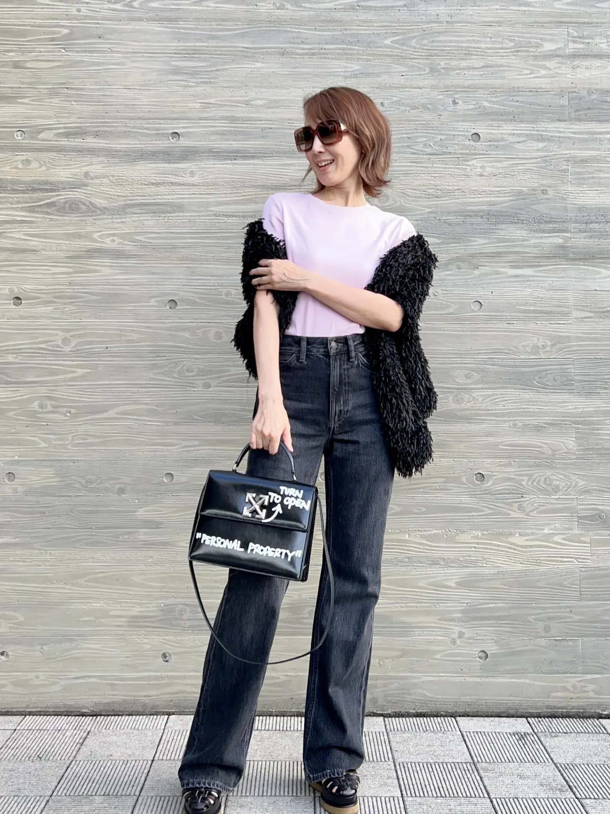 小物で差がつくユニクロカラーTシャツコーの画像_6