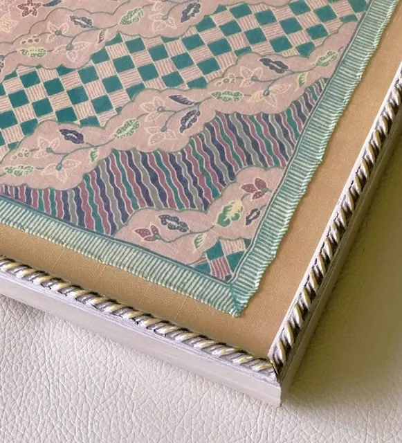 スカーフ　まつり縫い